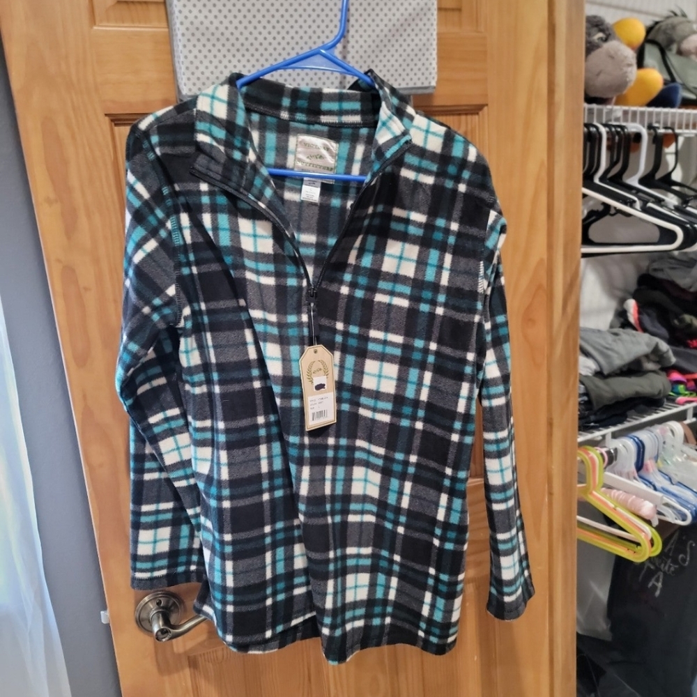 Nwt fleece pullover